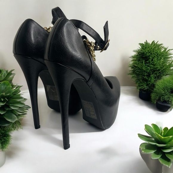 Black With Gold Ankle Chain Platform Pumps - Picture 4 of 4
